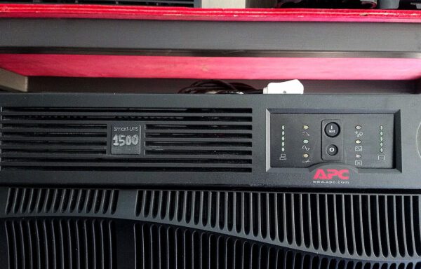 APC 1.500 RACK 2U